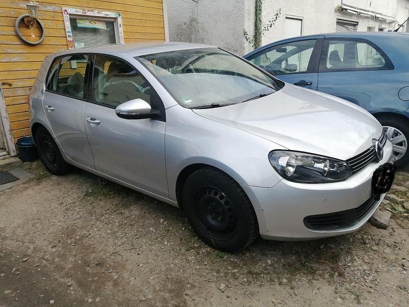 Silber Gebraucht 2010 VW Golf VI Comfortline Limousine | 2.950 € (Guter Preis) - Bild 1/4
