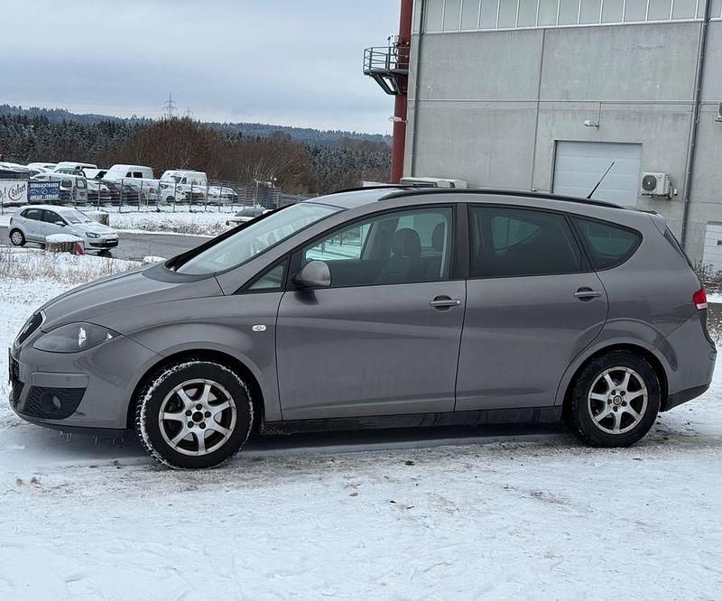Grau Gebraucht 2014 Seat Altea XL Van / Kleinbus | 4.250 € (Superpreis) - Bild 1/4