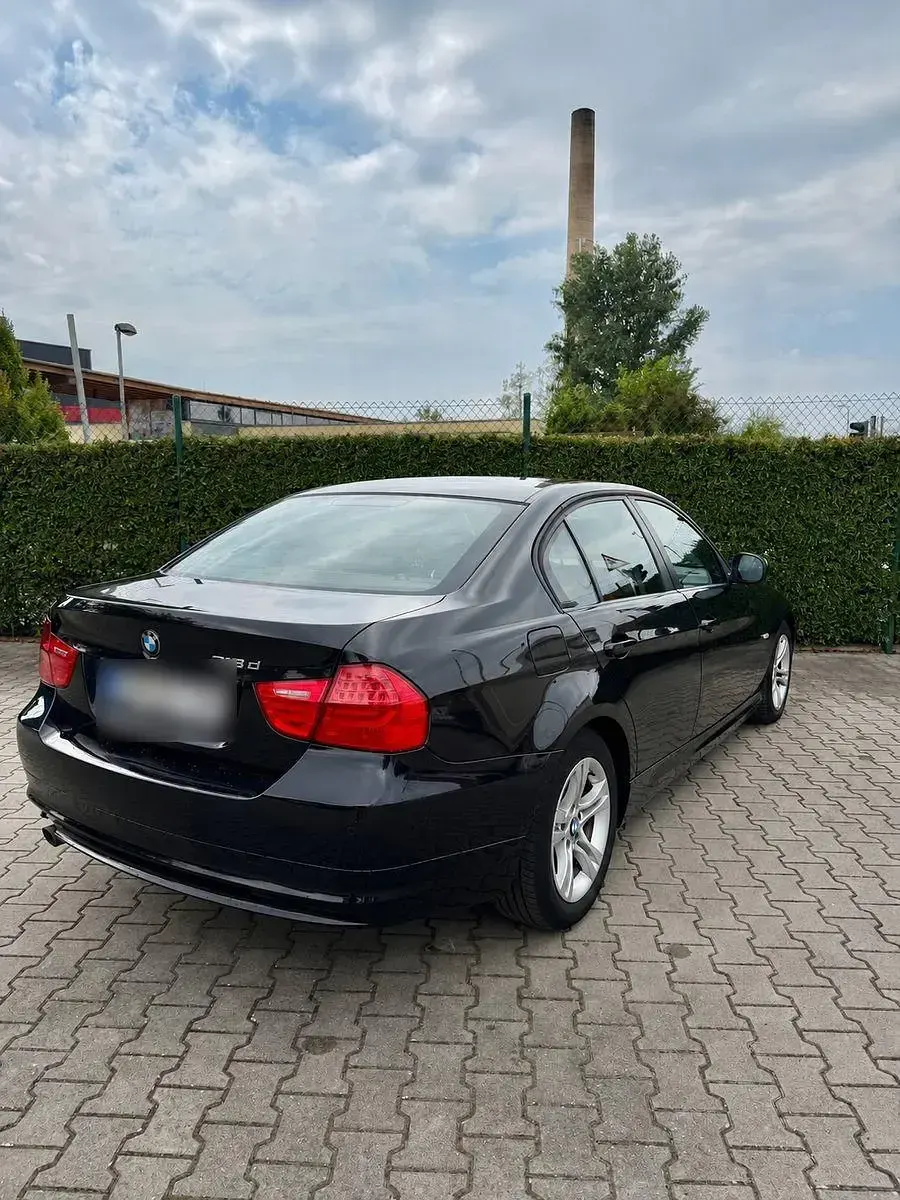 Gebraucht BMW 318 143 PS (105 kW) 2009 Schwarz Limousine