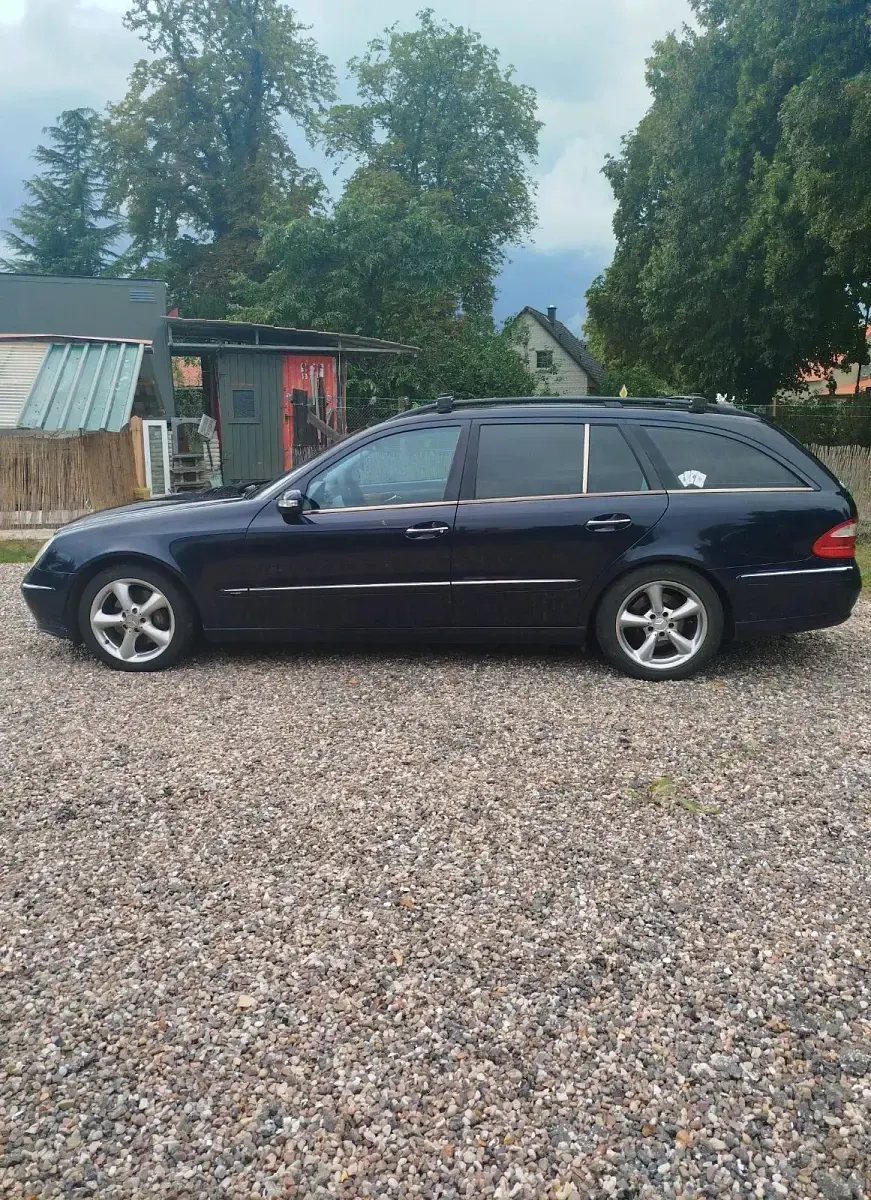 Gebraucht Mercedes E320 Avantgarde 204 PS (150 kW) 2005 Violet Kombi