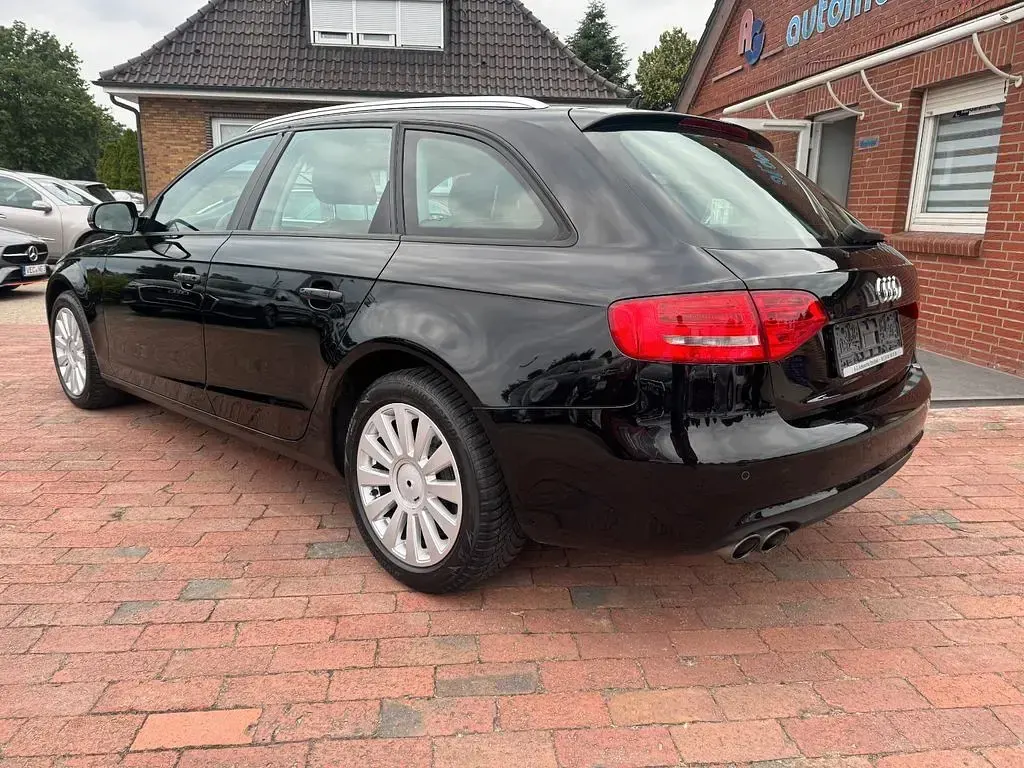 Gebraucht Audi A4 Attraction 150 PS (110 kW) 2014 Schwarz Limousine