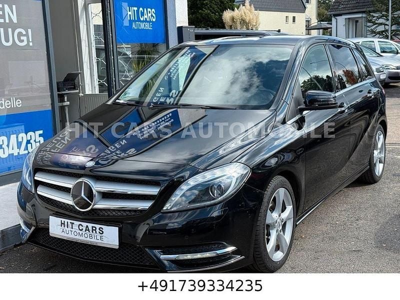 Schwarz Gebraucht 2014 Mercedes B200 Van / Kleinbus | 13.900 € (Etwas zu teuer) - Bild 1/4