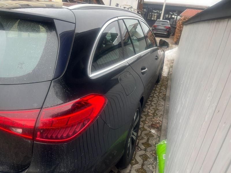 Gebraucht Mercedes C300 258 PS (189 kW) 2022 Schwarz Kombi