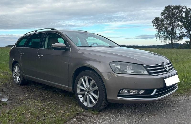 Gold Gebraucht 2011 VW Passat Highline Kombi | 9.000 € (Fairer Preis) - Bild 1/4