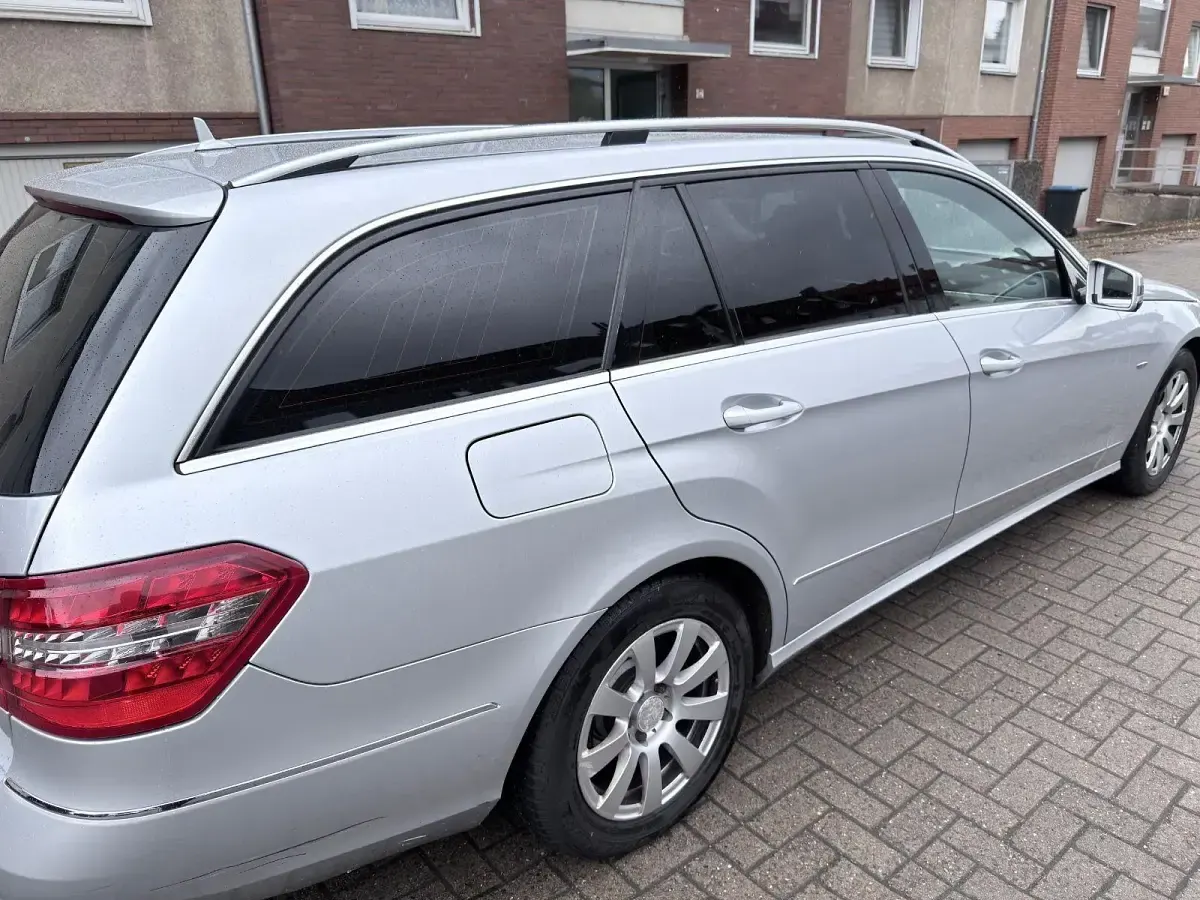 Gebraucht Mercedes E220 Avantgarde 170 PS (125 kW) 2009 Silber Kombi