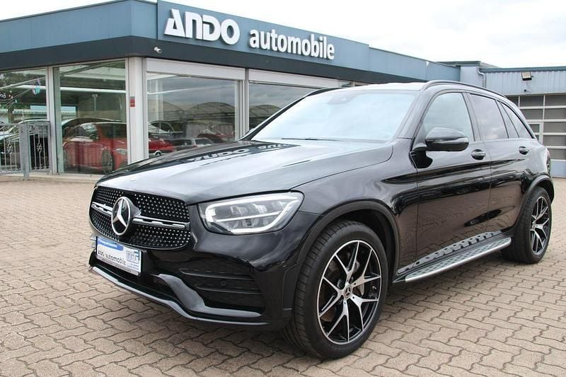 Schwarz Gebraucht 2020 Mercedes GLC200 AMG line SUV | 36.500 € (Fairer Preis) - Bild 1/4