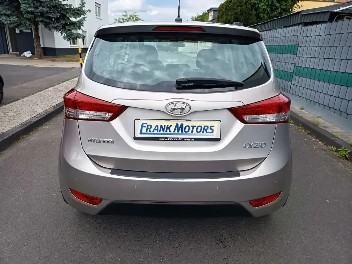 Gebraucht Hyundai i20 Space 125 PS (91 kW) 2019 Beige Kleinwagen