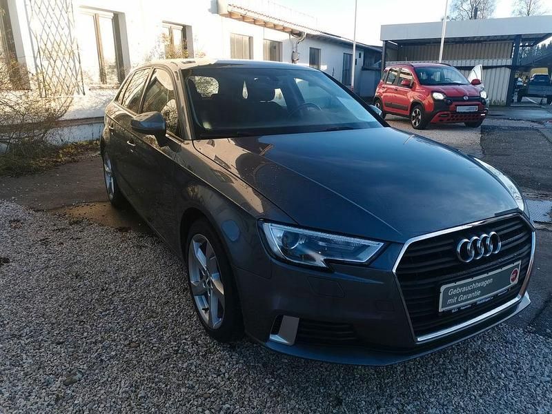 Gebraucht Audi A3 Sport 150 PS (110 kW) 2017 Grau Limousine
