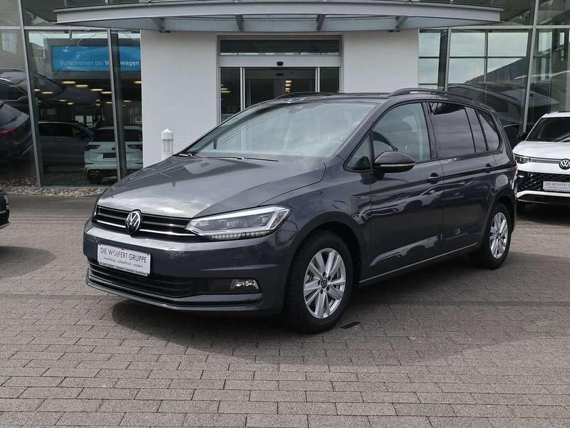 Neu VW Touran Highline 150 PS (110 kW) 2025 Delfingrau metallic Van / Kleinbus