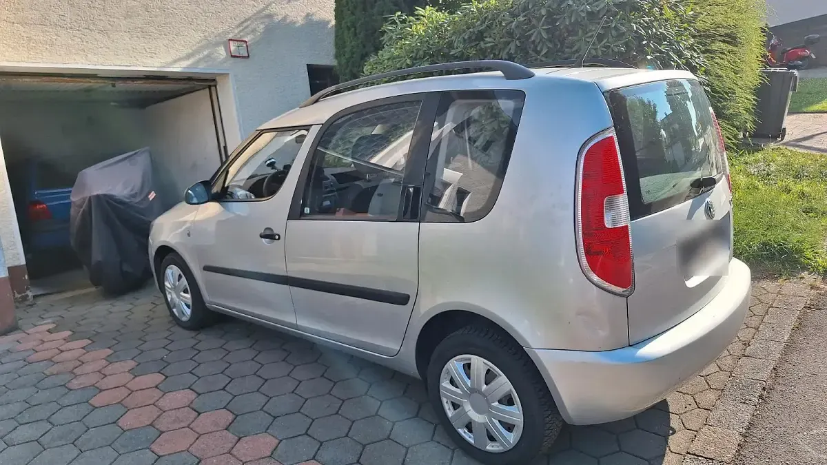 Gebraucht Skoda Roomster 85 PS (62 kW) 2011 Grau Van / Kleinbus