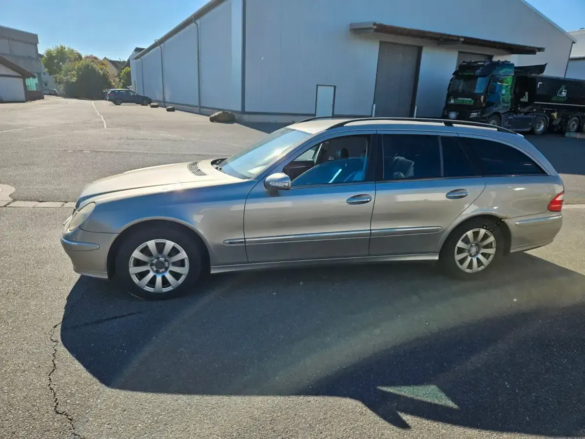 Gebraucht Mercedes 280 177 PS (130 kW) 2004 Grau Kombi