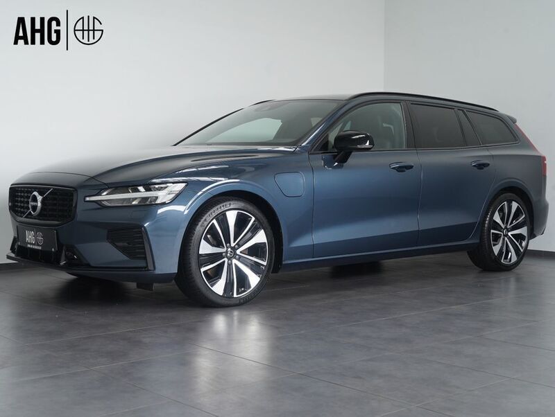 Denim blue / metallic Gebraucht 2021 Volvo V60 R-Design Kombi | 29.880 € (Guter Preis) - Bild 1/4