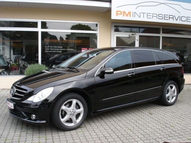 Obsidianschwarz metallic Gebraucht 2009 Mercedes R500 AMG Van / Kleinbus | 239.900 € - Bild 1/4