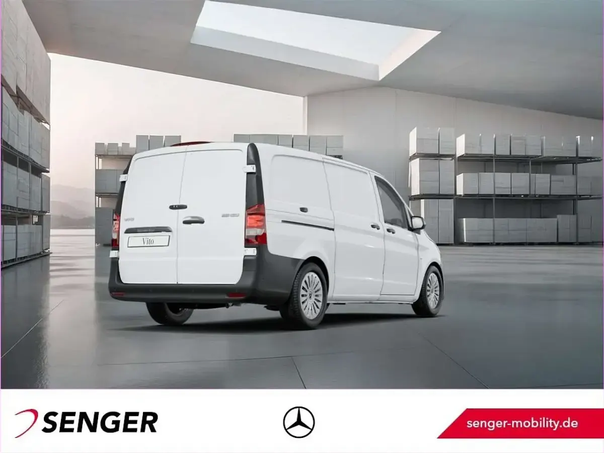 Gebraucht Mercedes Vito 163 PS (119 kW) 2025 Arktikweiß Van