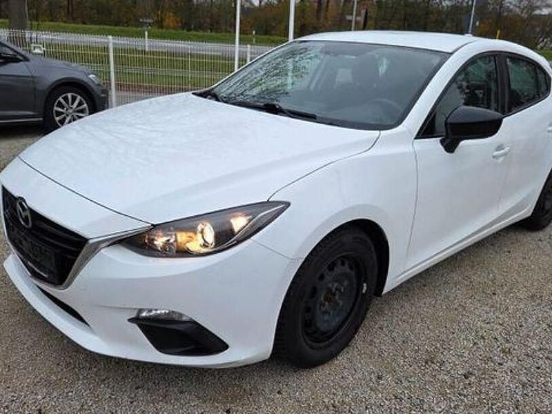 Weiß Gebraucht 2015 Mazda 3 Prime-Line Limousine | 7.550 € (Guter Preis) - Bild 1/4