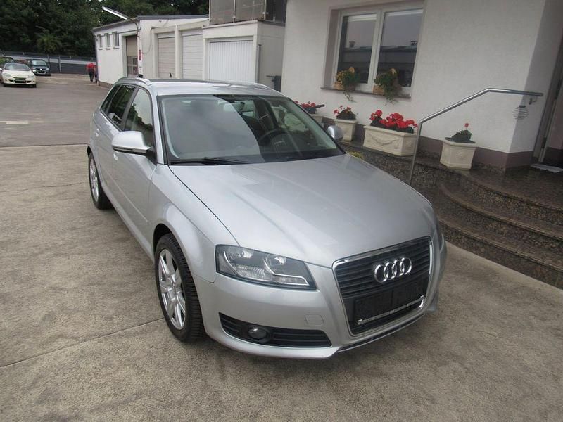 Silber Gebraucht 2009 Audi A3 Sportback Attraction Limousine | 7.700 € (Fairer Preis) - Bild 1/4
