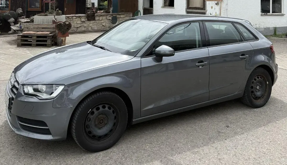 Gebraucht Audi A3 Design 122 PS (89 kW) 2013 Grau Limousine