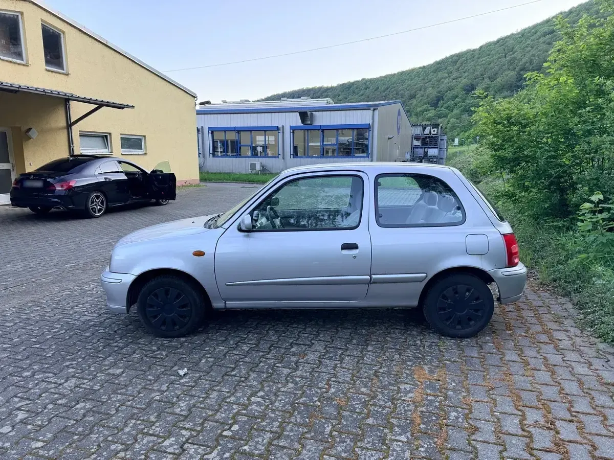 Usata Nissan Micra 75 CV (55 kW) 2002 Argento Utilitaria