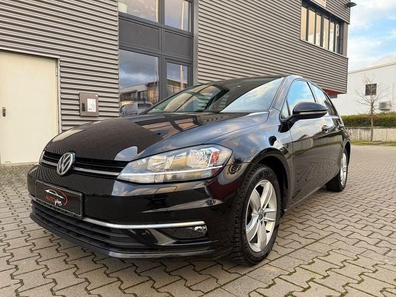 Schwarz Gebraucht 2017 VW Golf VII Comfortline Limousine | 11.799 € (Guter Preis) - Bild 1/4