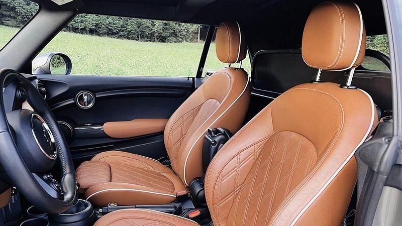 Używany Mini Cooper 136 KM (100 kW) 2019 Beżowy Hatchback