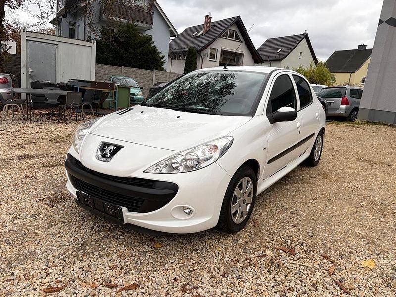 Gebraucht Peugeot 206+ 73 PS (53 kW) 2012 Weiß Kleinwagen