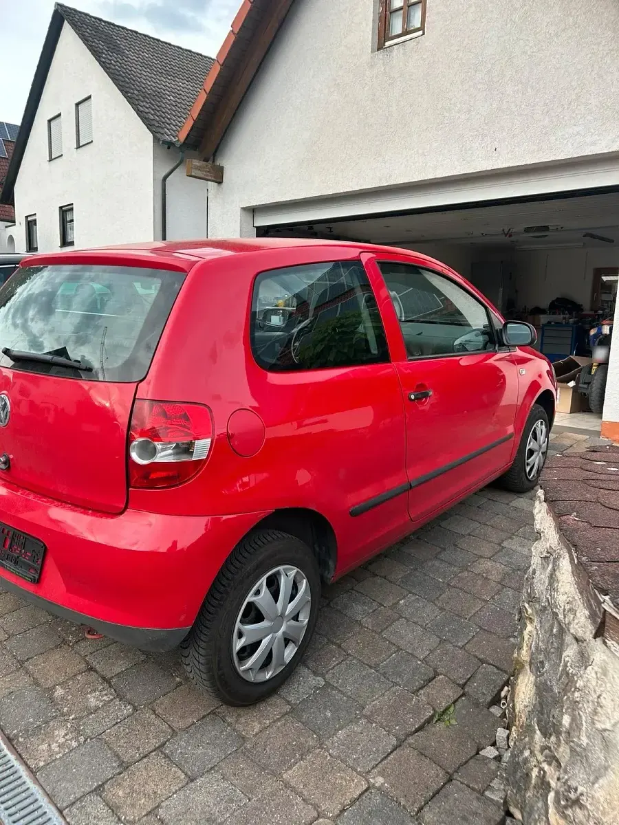 Gebraucht VW Fox 54 PS (39 kW) 2005 Rot Kleinwagen