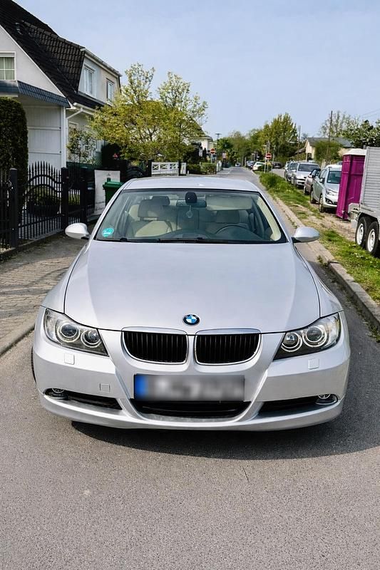 Gebraucht BMW 320 163 PS (119 kW) 2006 Silber Limousine