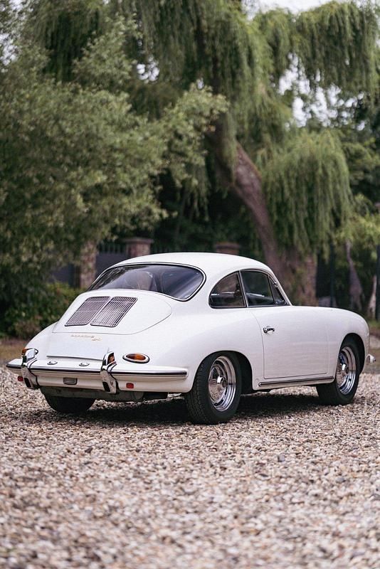 Weiß Gebraucht 1962 Porsche 356 Coupé | 103.750 € - Bild 1/4