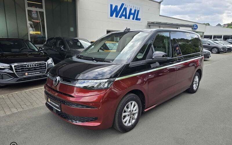 Schwarz Gebraucht 2022 VW Multivan Life Van / Kleinbus | 42.780 € (Etwas zu teuer) - Bild 1/4