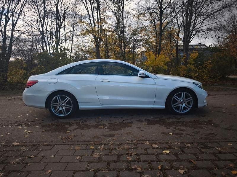 Gebraucht Mercedes E250 Sport Edition 204 PS (150 kW) 2015 Weiß Coupé