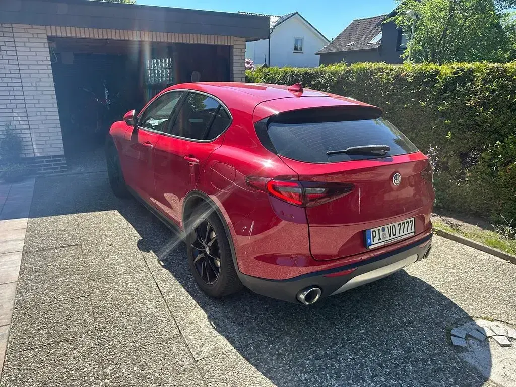 Gebraucht Alfa Romeo Stelvio Super 190 PS (139 kW) 2017 Rot SUV