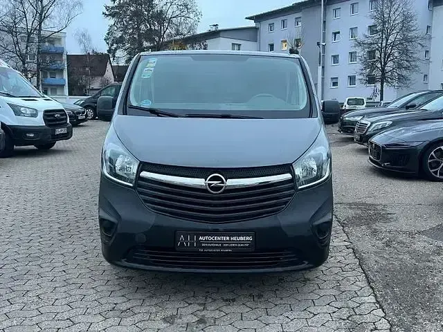 Używany Opel Vivaro 120 KM (88 kW) 2017 Szary Minivan