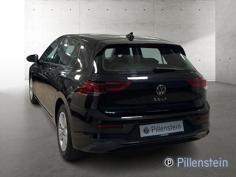 Gebraucht VW Golf Life 116 PS (85 kW) 2022 Schwarz Limousine
