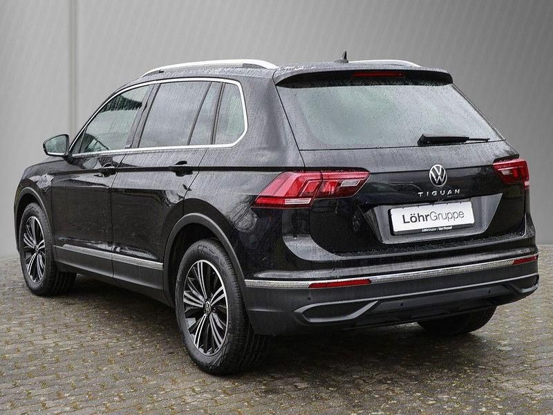 Gebraucht VW Tiguan Move 150 PS (110 kW) 2023 Deep black perleffekt SUV