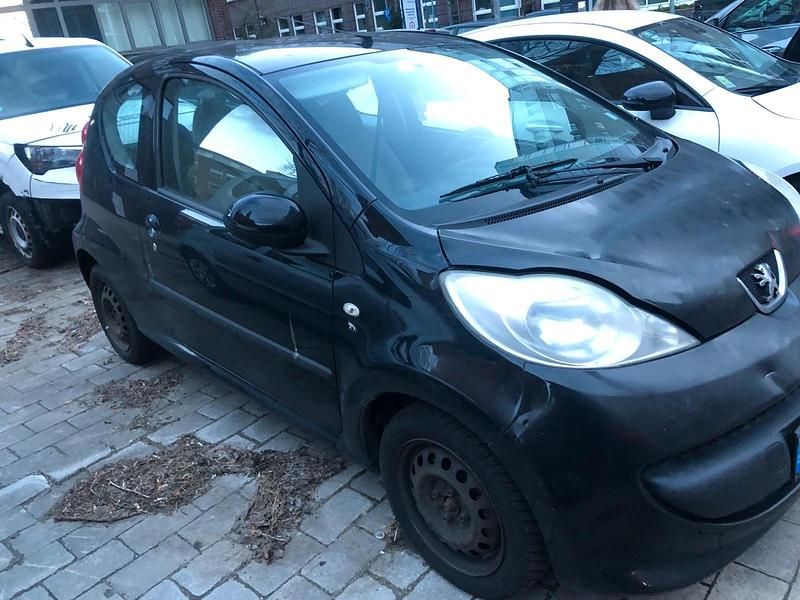 Gebraucht Peugeot 107 68 PS (50 kW) 2005 Schwarz Kleinwagen