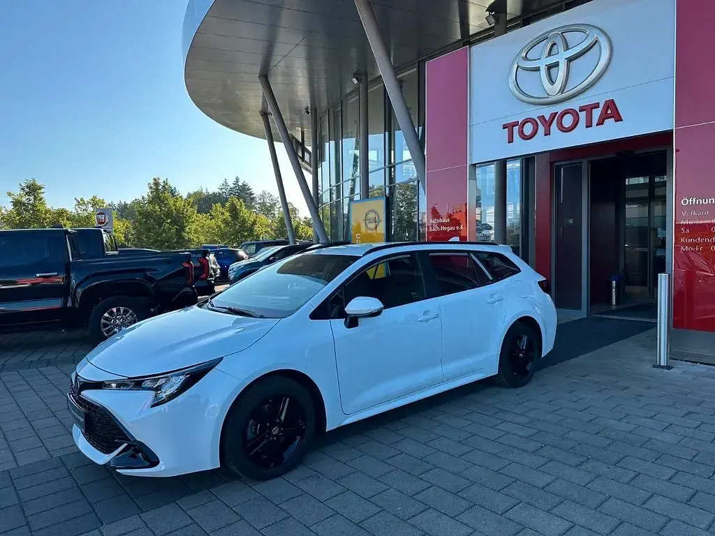 Gebraucht Toyota Corolla Business Edition 196 PS (144 kW) 2024 Weiß Kombi