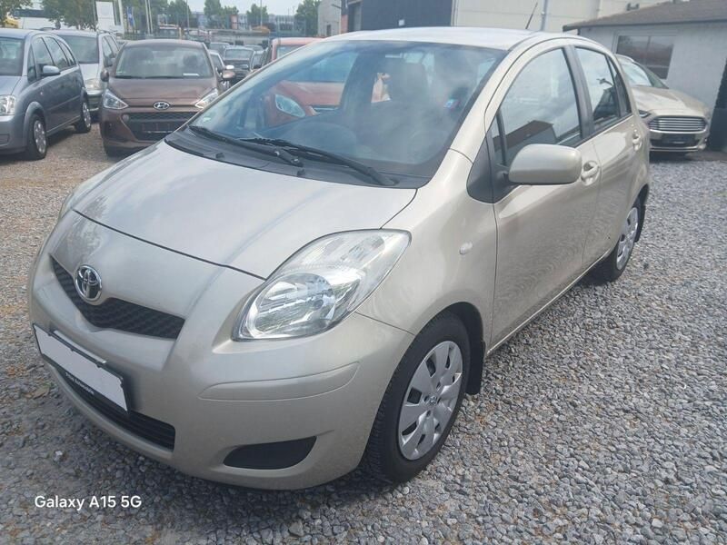 Gold Gebraucht 2009 Toyota Yaris Sol Kleinwagen | 3.290 € (Fairer Preis) - Bild 1/4