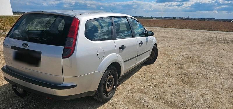 Second-hand Ford Focus 101 CP (74 kW) 2005 Argintiu Break