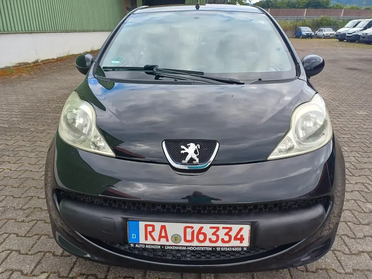 Gebraucht Peugeot 107 68 PS (50 kW) 2006 Schwarz Kleinwagen