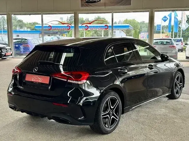 Gebraucht Mercedes A250 AMG line 160 PS (117 kW) 2021 Schwarz Limousine
