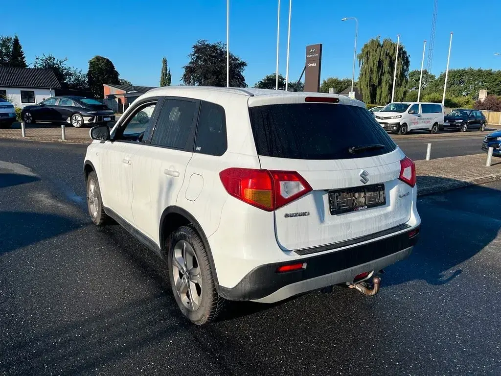 Gebraucht Suzuki Vitara Active 120 PS (88 kW) 2018 Weiß SUV