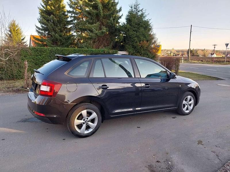 Gebraucht Skoda Rapid 86 PS (63 kW) 2014 Schwarzmagic perleffekt Kleinwagen