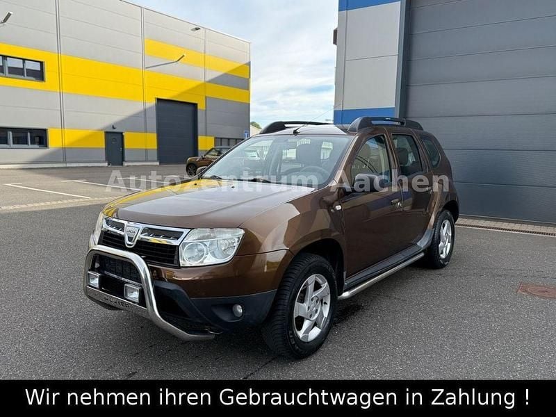 Braun Gebraucht 2011 Dacia Duster Lauréate SUV | 4.899 € (Guter Preis) - Bild 1/4