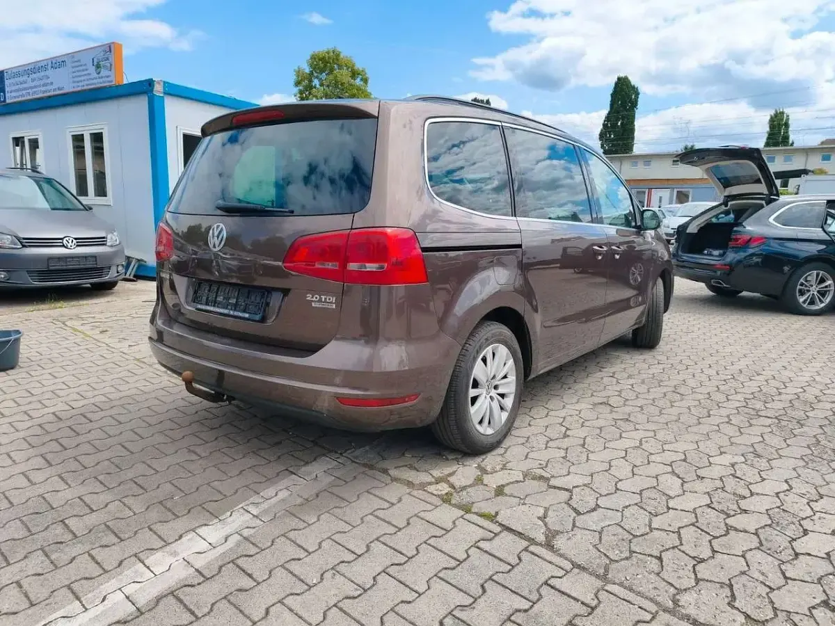 Gebraucht VW Sharan 140 PS (102 kW) 2011 Braun Van / Kleinbus