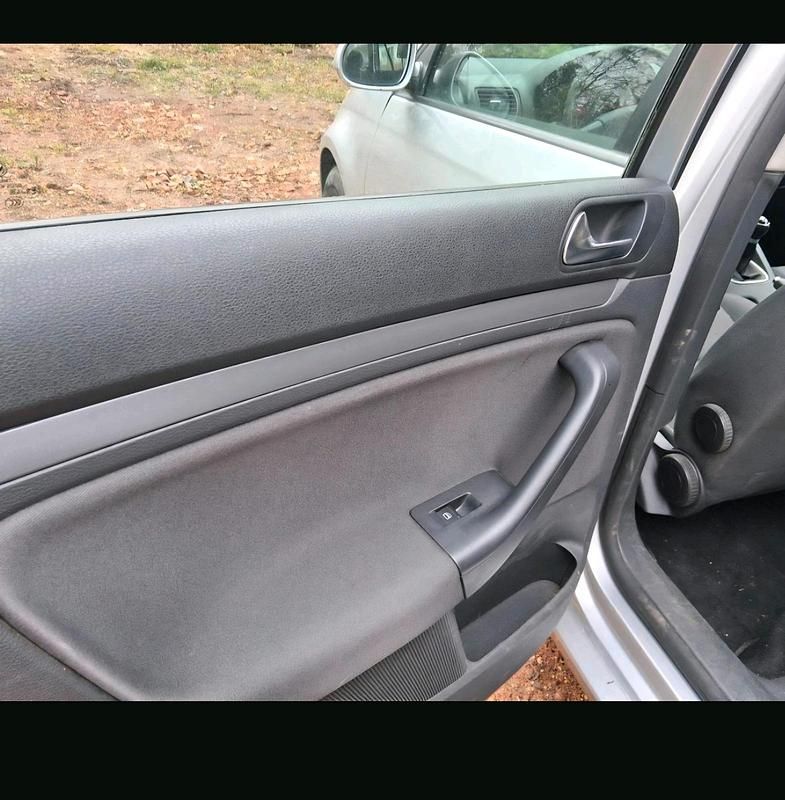 Gebraucht VW Golf V 120 PS (88 kW) 2009 Silber Kombi