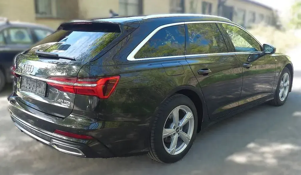 Gebraucht Audi A6 S-Line 204 PS (150 kW) 2021 Grau Kombi