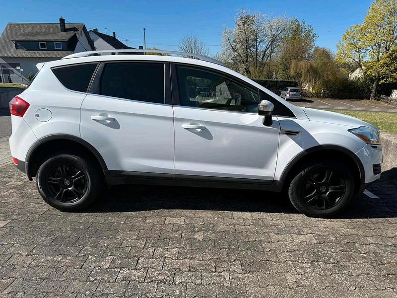 Gebraucht Ford Kuga 140 PS (102 kW) 2012 Weiß SUV