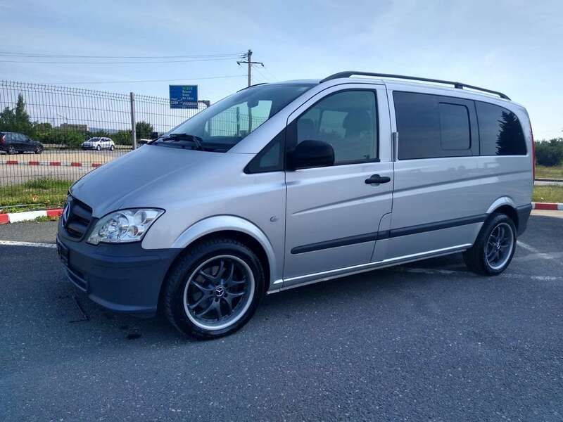 Silber Gebraucht 2014 Mercedes Vito Van / Kleinbus | 14.900 € - Bild 1/4