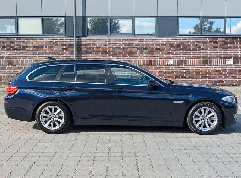 Gebraucht BMW 520 184 PS (135 kW) 2012 Blau Kombi