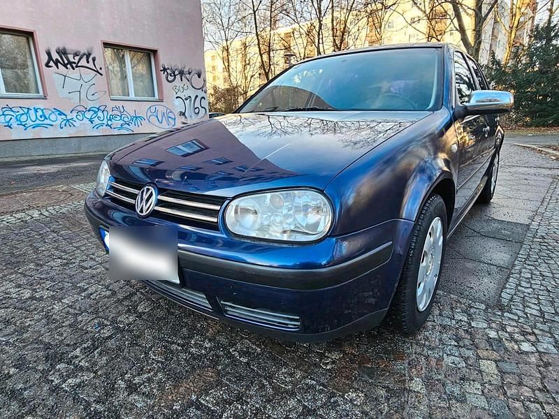 Blau Gebraucht 2001 VW Golf IV Kleinwagen | 1.499 € (Guter Preis) - Bild 1/4